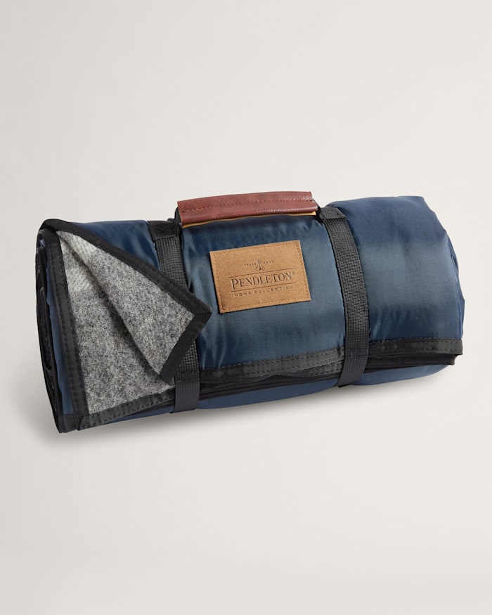 ROLL-UP BLANKET